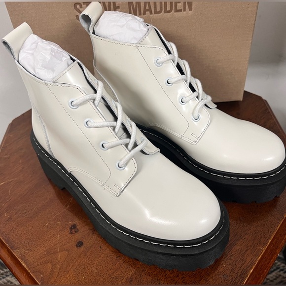NWB Steve Madden Women's Larkin White Leather Lace up Boot - Multiple Sizes - Picture 12 of 17
